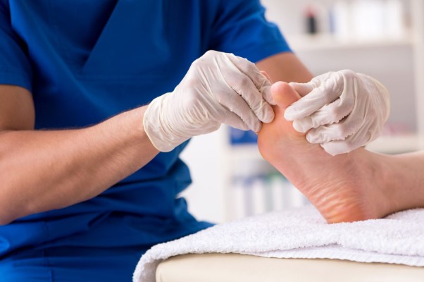 5 Signs You Need to Visit a Podiatrist 5 Signs You Need to Visit a Podiatrist
